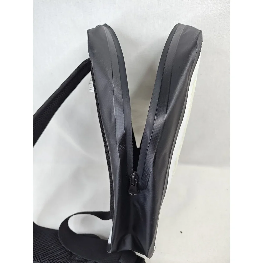 The Unbranded Brand preowned excellent